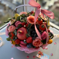 Fruit and berry basket